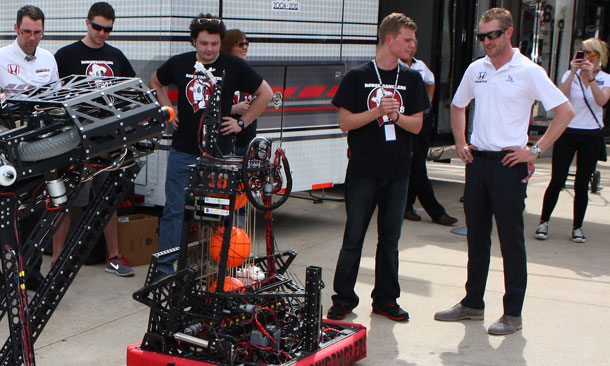 Charlie Kimball meets robotics team