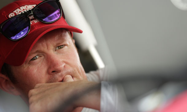 Scott Dixon reviews data