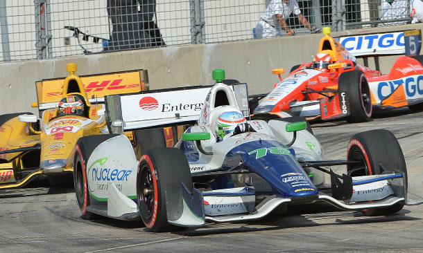 Simona De Silvestro out front