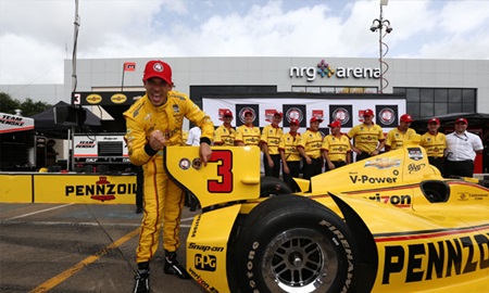 thumbnail for Castroneves starts first in Race 2 at Houston