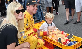 Thumbnail for Hunter-Reay To Pace 127th Rose Bowl Parade