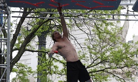 Thumbnail for Daly, Karam go ninja on 'Crashing the Course'