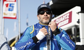 Thumbnail for Paddock Buzz: Johnson Bracing To Race with Broken Hand