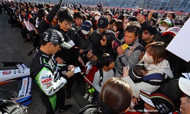 Thumbnail for Sato Thanks Honda, Fans with Demonstration Drive at Motegi